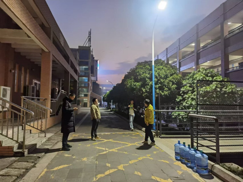  嚴(yán)抓遲到現(xiàn)象，強(qiáng)化時間觀念——高2023級早讀遲到專項檢查行動